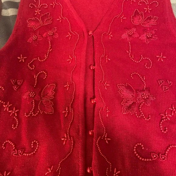Requirements Petite Red embroidered vest, large cottagecore button front - Picture 2 of 6